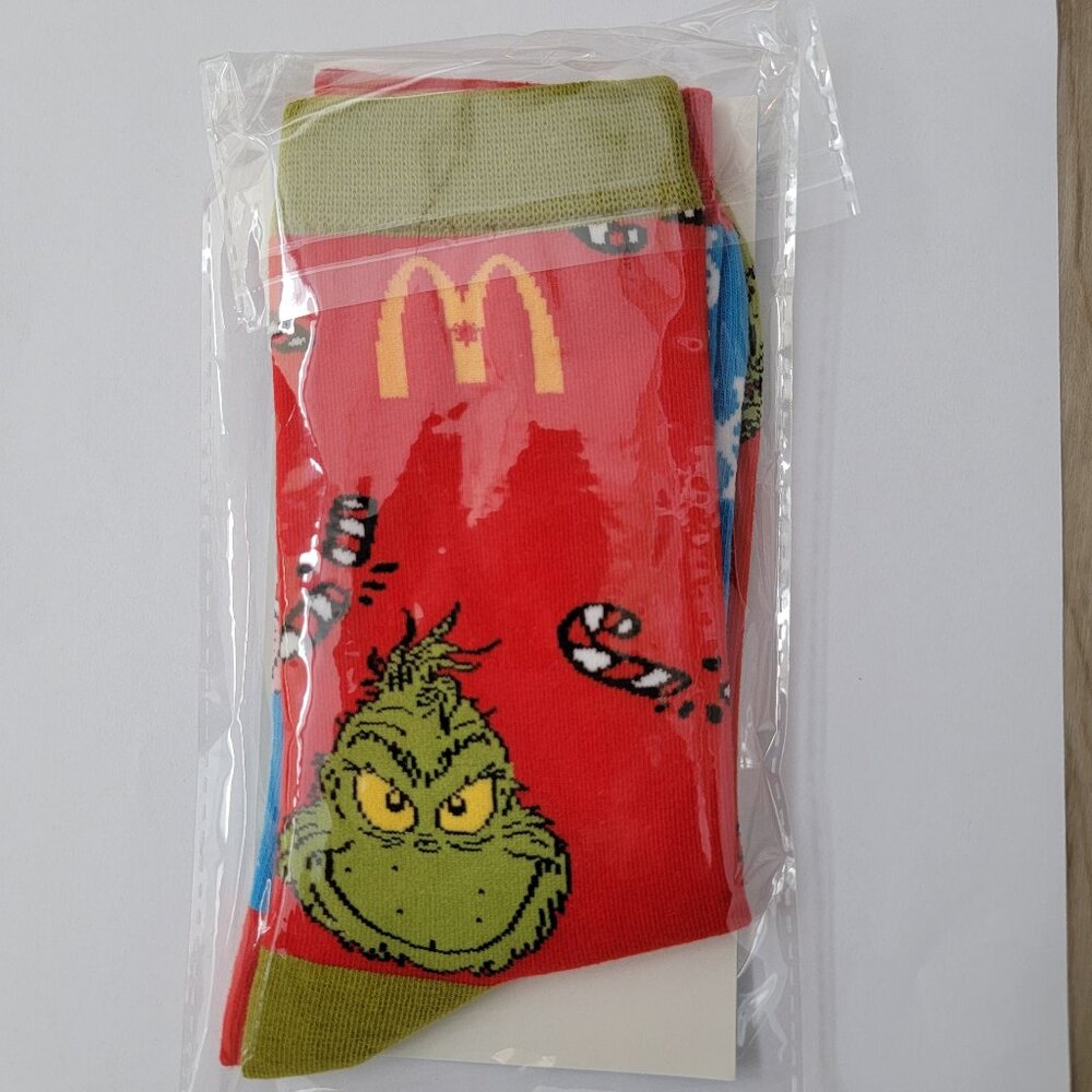 McDonald's Canada The Grinch 2024 holiday socks, Adult One-Size Mismatch Color